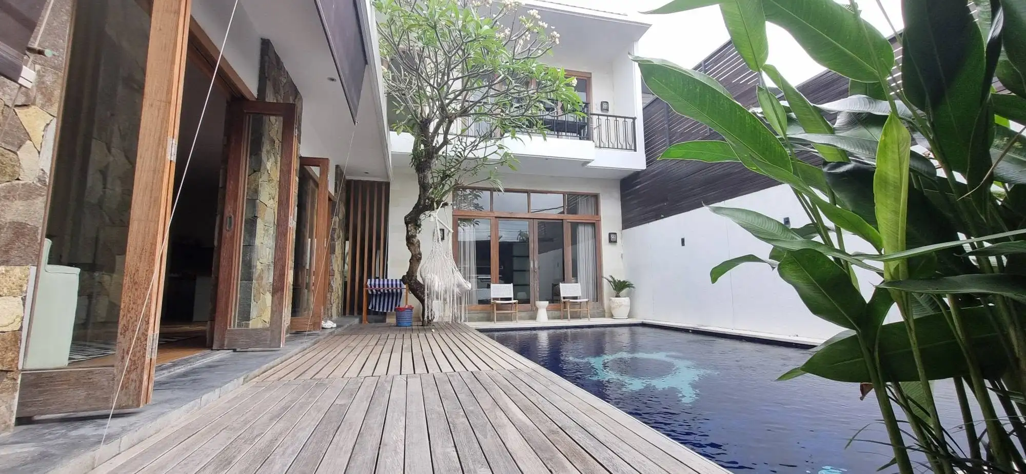 Berawa Villa 02, Bali | 3 Bedrooms & all with en-suite Bathrooms